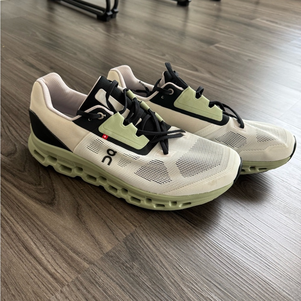 Men’s on clouds cloud stratus